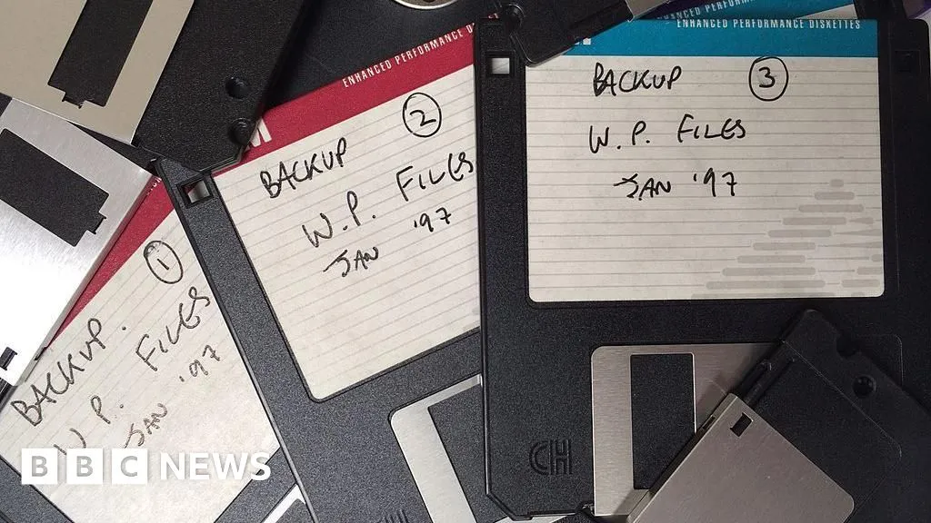 Japan's government finally says goodbye to floppy disks